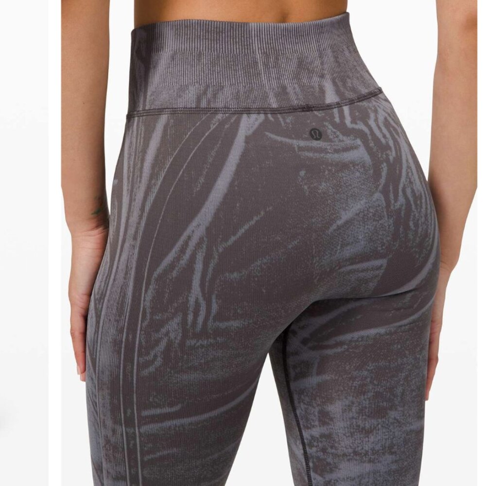 Lululemon Ebb to Street Tight *Wash Stone Wash Graphite Grey size 4